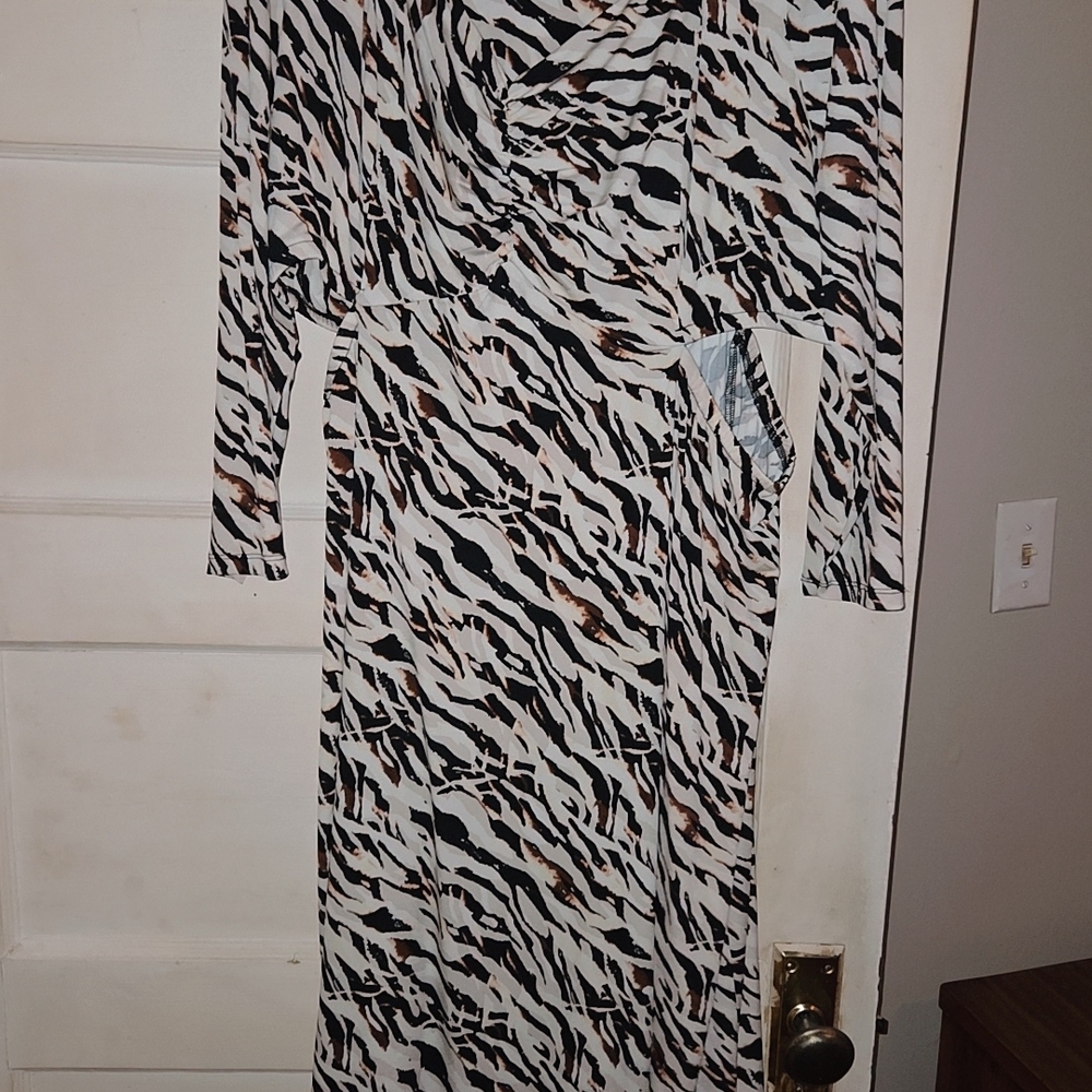 Torrid Black and White Zebra Long Sleeve Dress - NWT